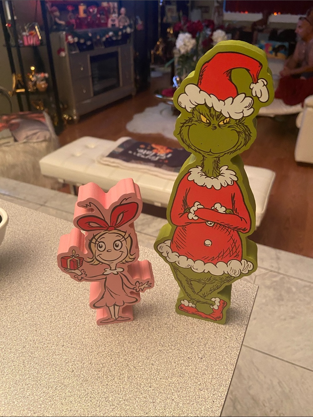 Dr. Seuss Grinch & Cindy-Lou Who Holiday Wooden Figurine Set - Green & Pink
